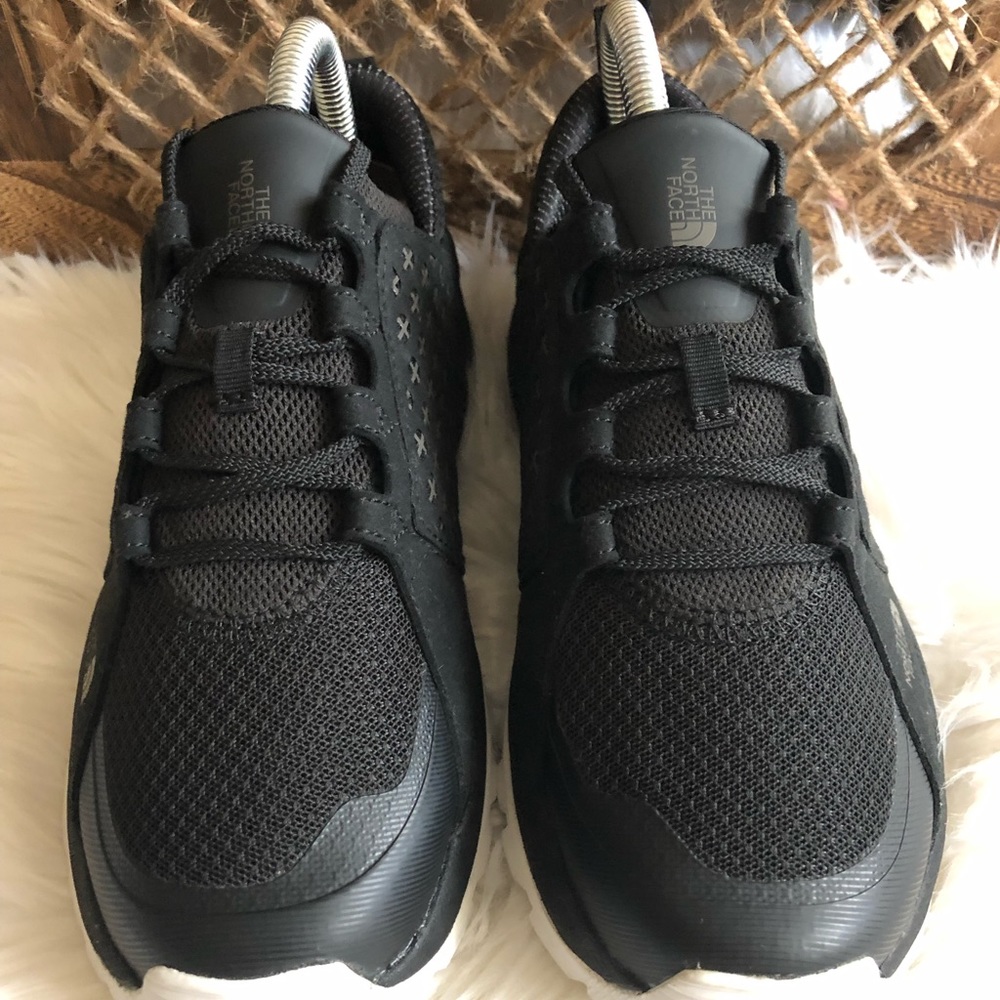 The North Face Mountain Sneakers Wmns Size 7